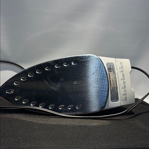 Black & Decker QuickPress Iron in Gray and White - Picture 5 of 6